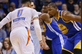 爱游戏官网-东契奇重返赛场，锐不可当首场状态出色，曼联观众沸腾！