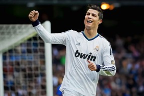 爱游戏APP-C罗在塞尔维亚队比赛中战术调整，比赛规则变更引发热议！的简单介绍